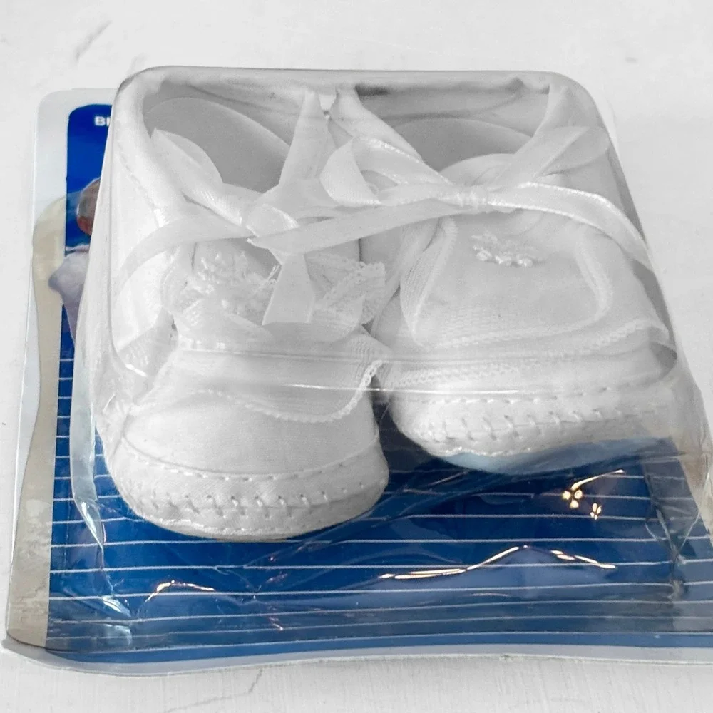 VTG 2001 Baby King‎ White Infant Shoes NEW Ribbon Lace Up Embroidered Crib Y2K